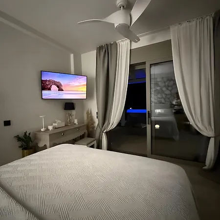 Aphrodite Villa *